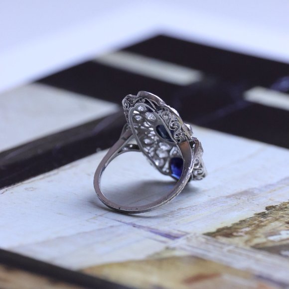 Platinum Sapphire and Diamond Art Deco Ring - Picture 4 of 4